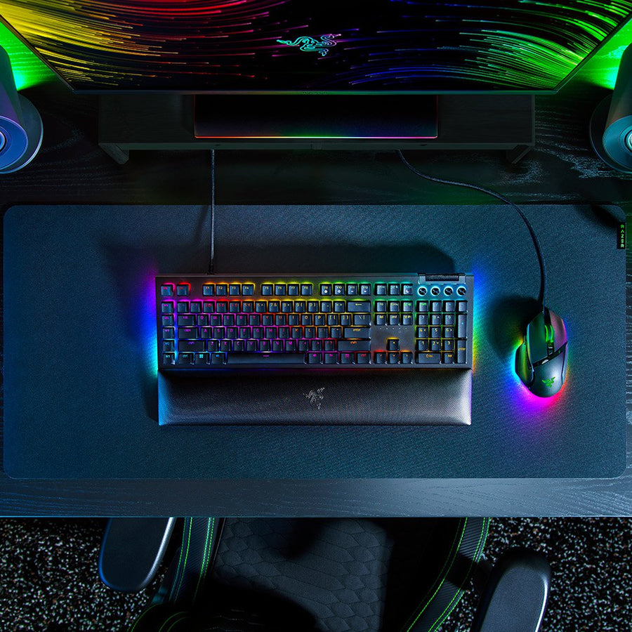Razer Blackwidow V4 (Green Switch) - Us Layout | RZ03-04690100-R3M1